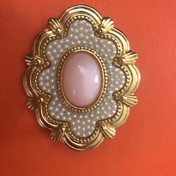 Vintage Oval Pearl Brooch Pin - Picture 4 of 4